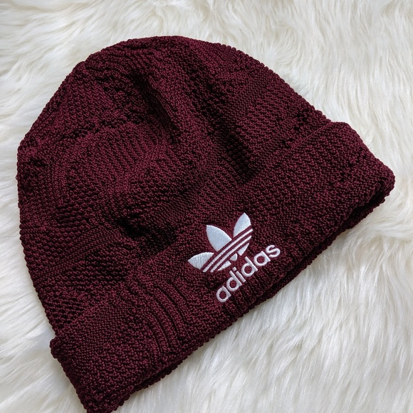 هدنة زلق رد فعل maroon adidas beanie 